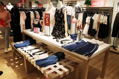 拉夏貝爾 從百億市場(chǎng)到行業(yè)轉(zhuǎn)折點(diǎn)的探索與挑戰(zhàn)